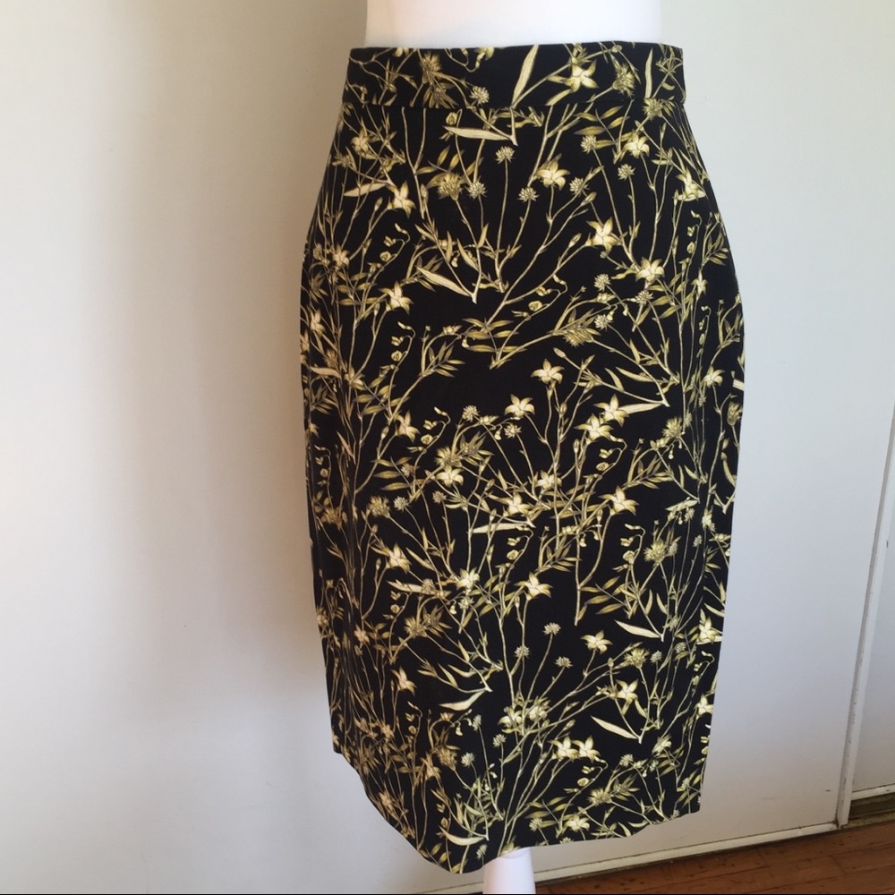 Black BR pencil skirt with yellow flowers